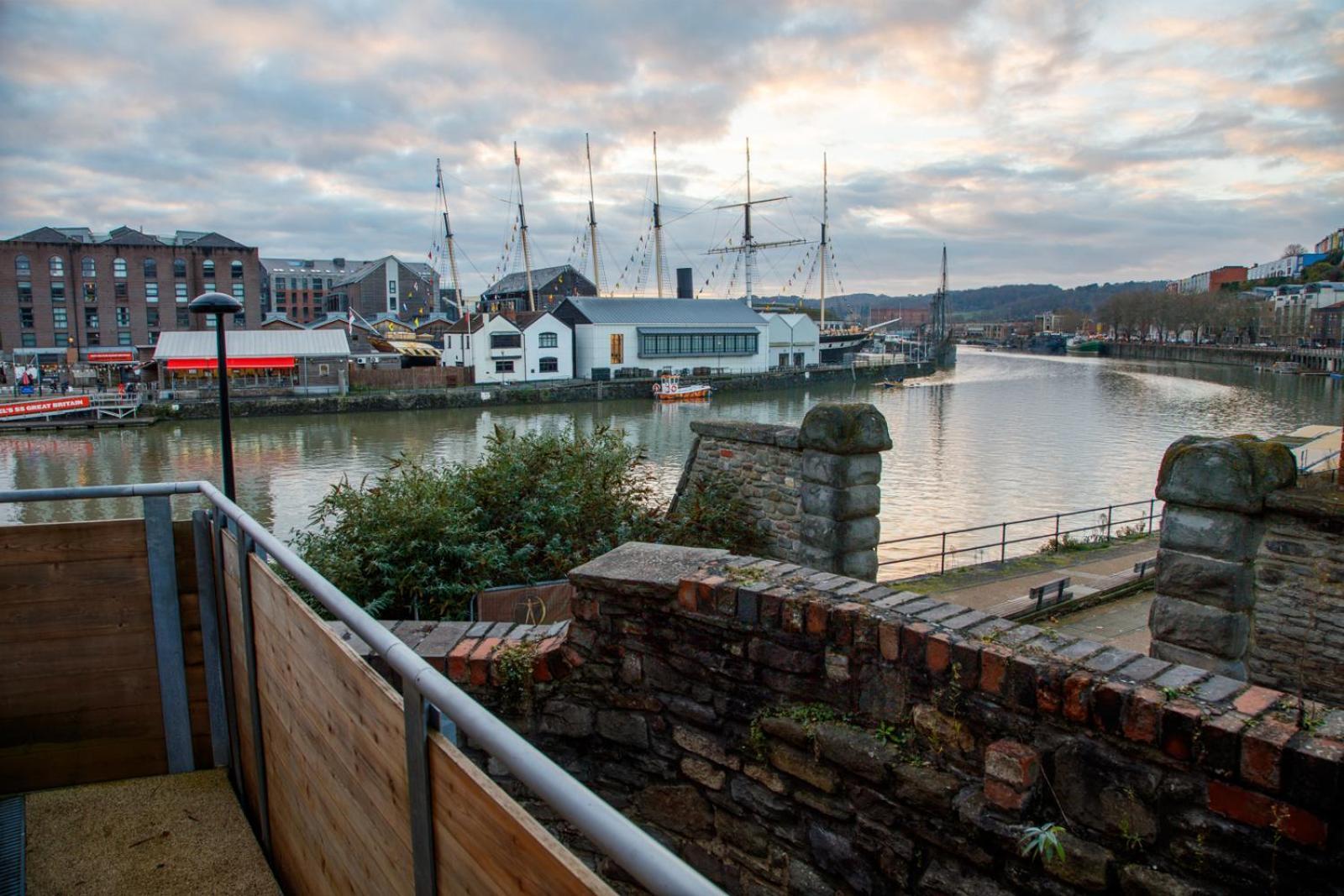 The Boat House Apartment By Cliftonvalley Apartments Bristol Exterior foto
